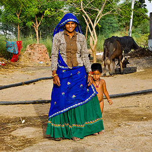 voyager dans les campagnes du rajasthan en inde avec l'agence de voyage thisy-travels et decouvrir les portraits indiens www.thisytravels.fr