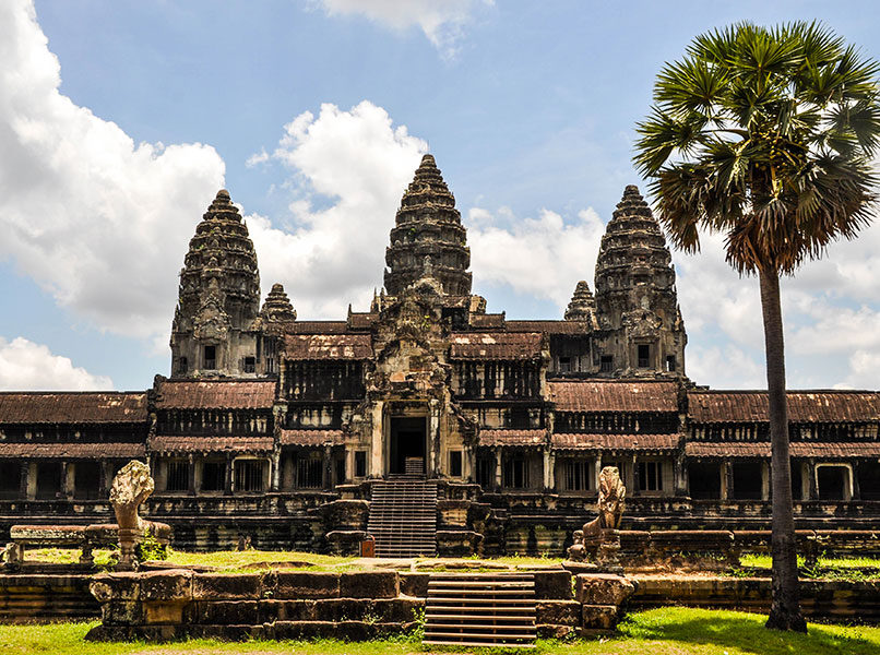 la cité d'angkor-vat avec ses temples et les voyages de Thisy-Travels www.thisytravels.fr