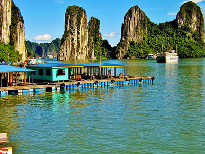 la baie d'halong au vietnam à découvrir avec les voyages de Thisy-Travels www.thisytravels.fr