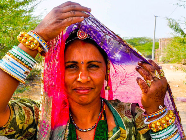 portrait de femme indienne avec l'agence de voyage thisytravels www.thisytravels.fr